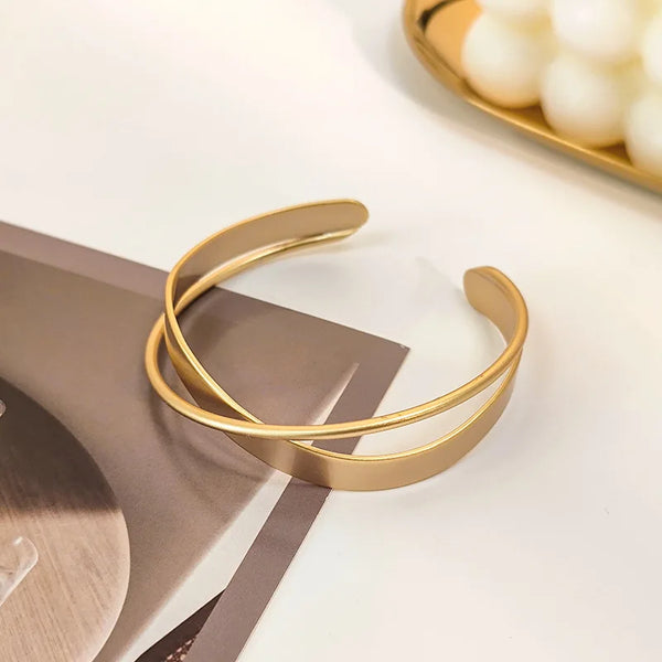 Golden Glow Mobius Bracelet